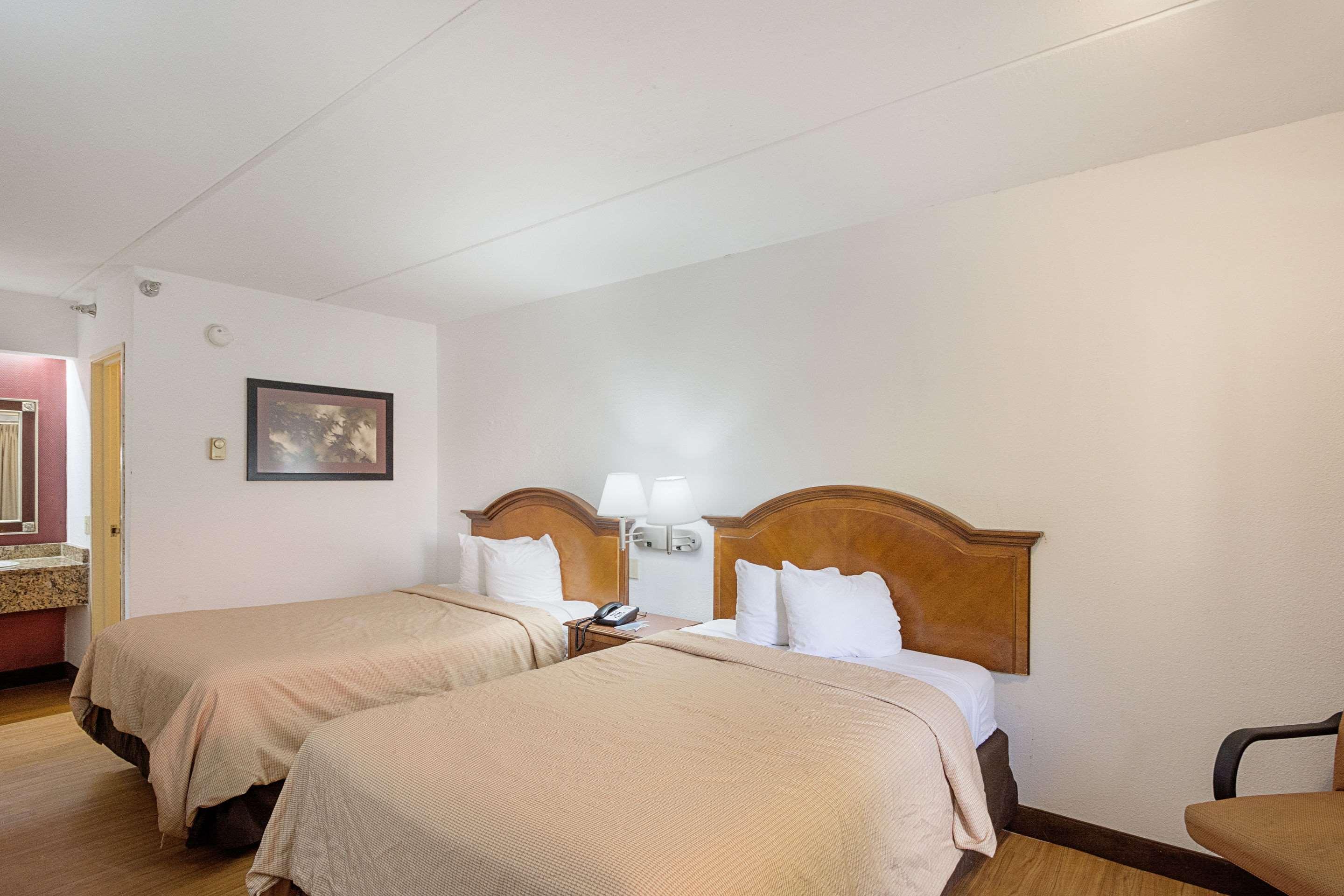 Bay Inn On Busch Tampa Ngoại thất bức ảnh