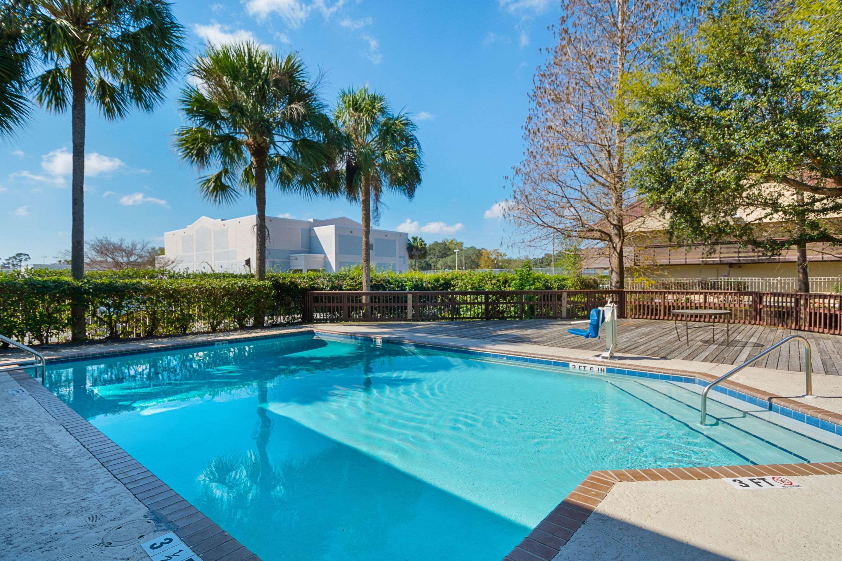 Bay Inn On Busch Tampa Ngoại thất bức ảnh