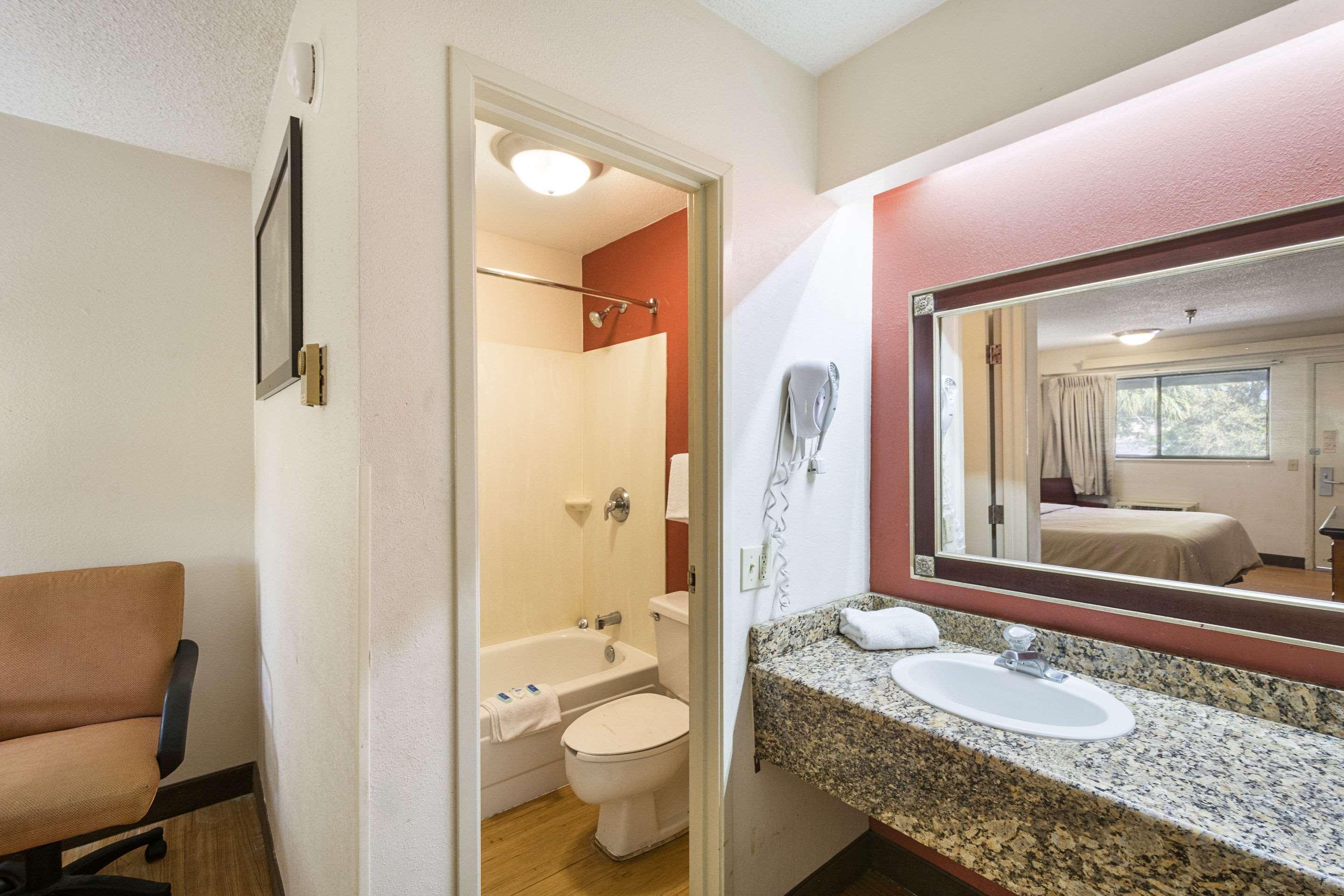 Bay Inn On Busch Tampa Ngoại thất bức ảnh