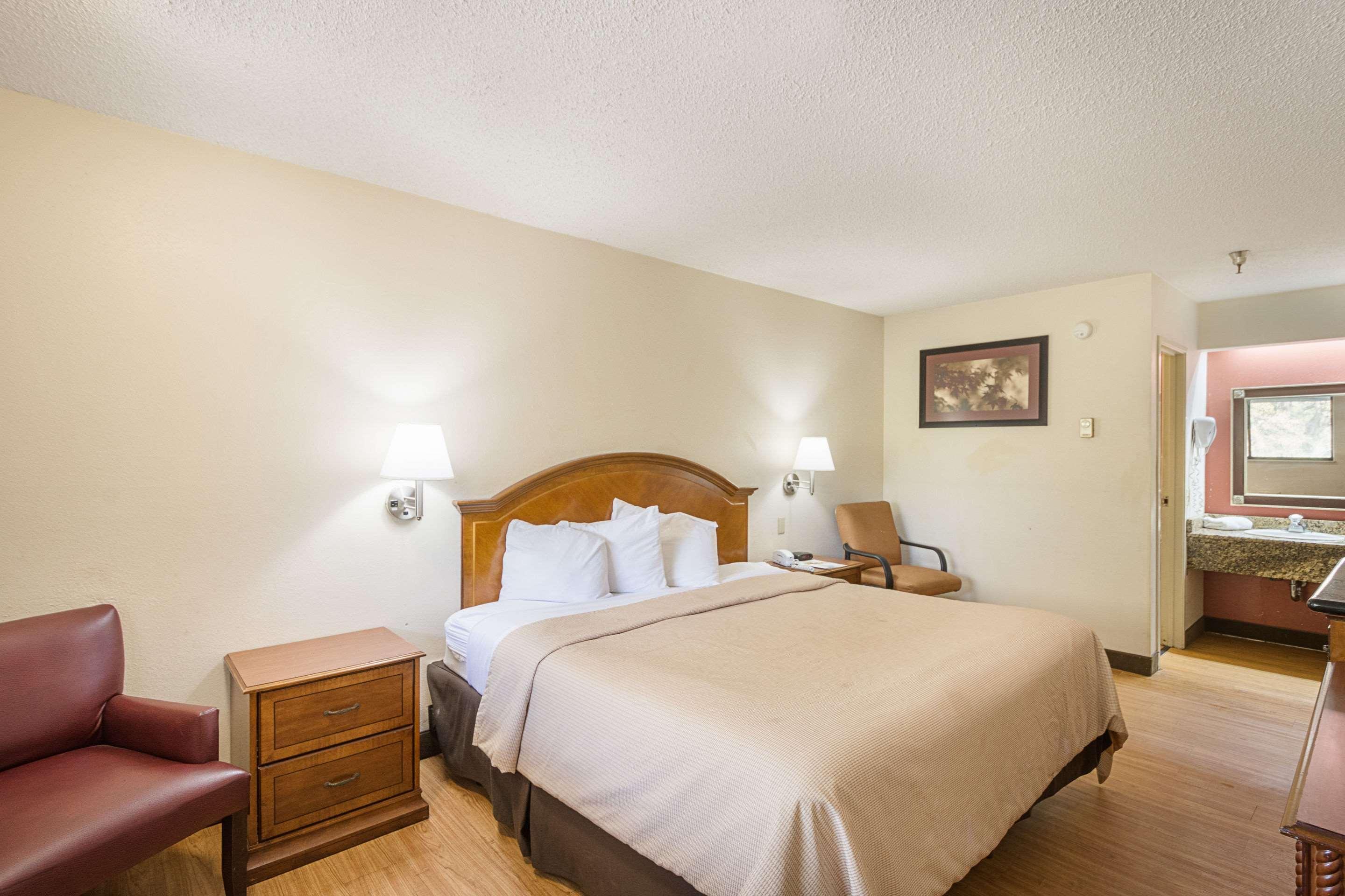 Bay Inn On Busch Tampa Ngoại thất bức ảnh