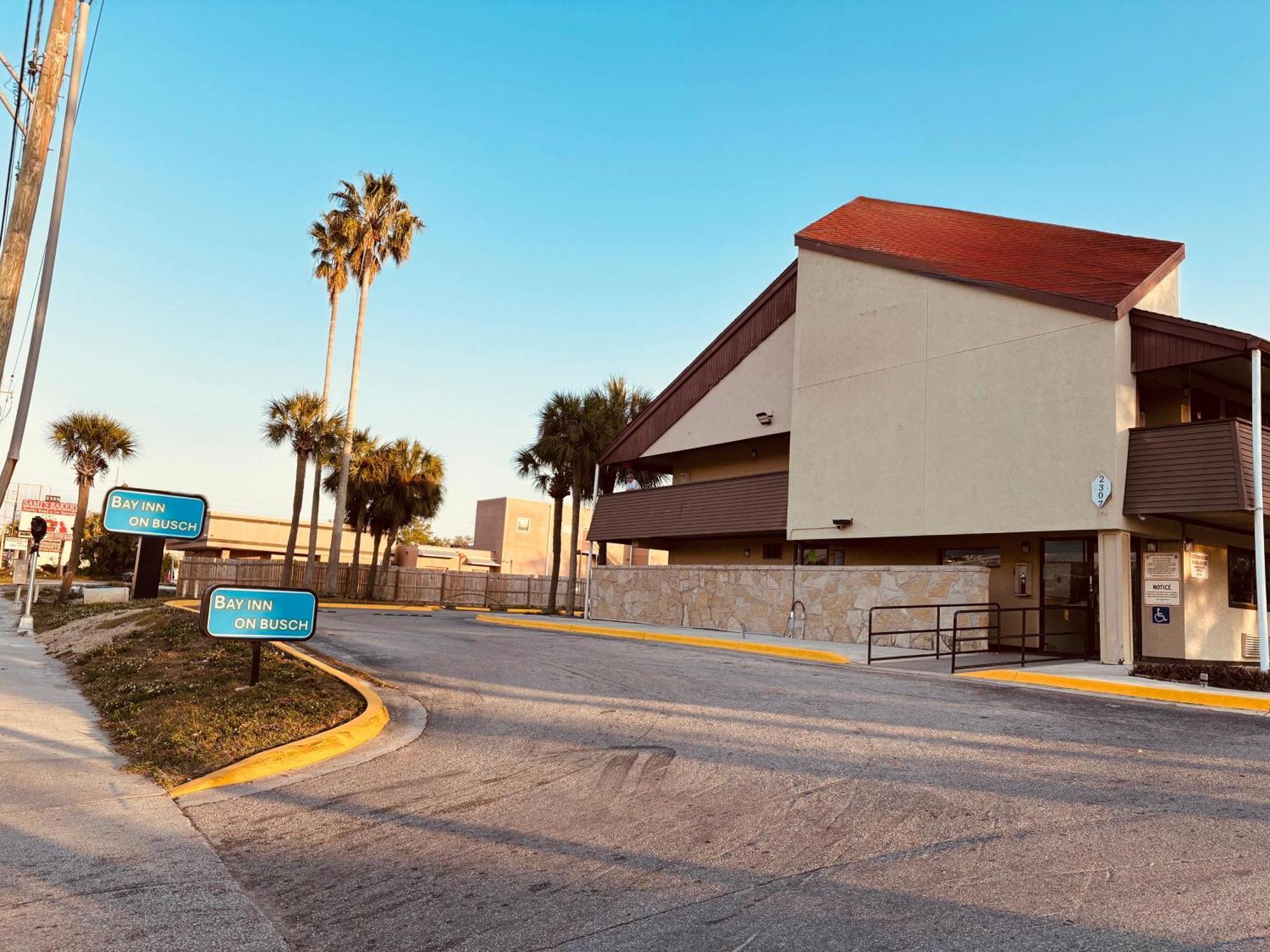 Bay Inn On Busch Tampa Ngoại thất bức ảnh