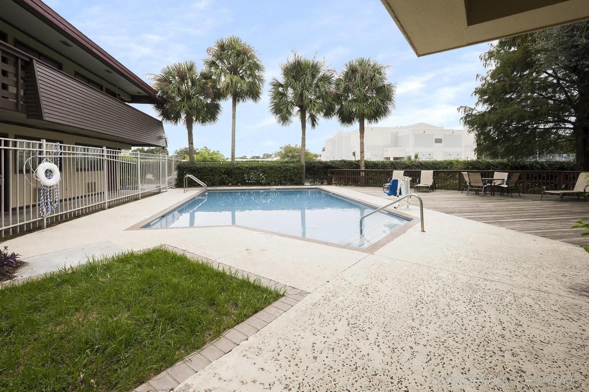 Bay Inn On Busch Tampa Ngoại thất bức ảnh