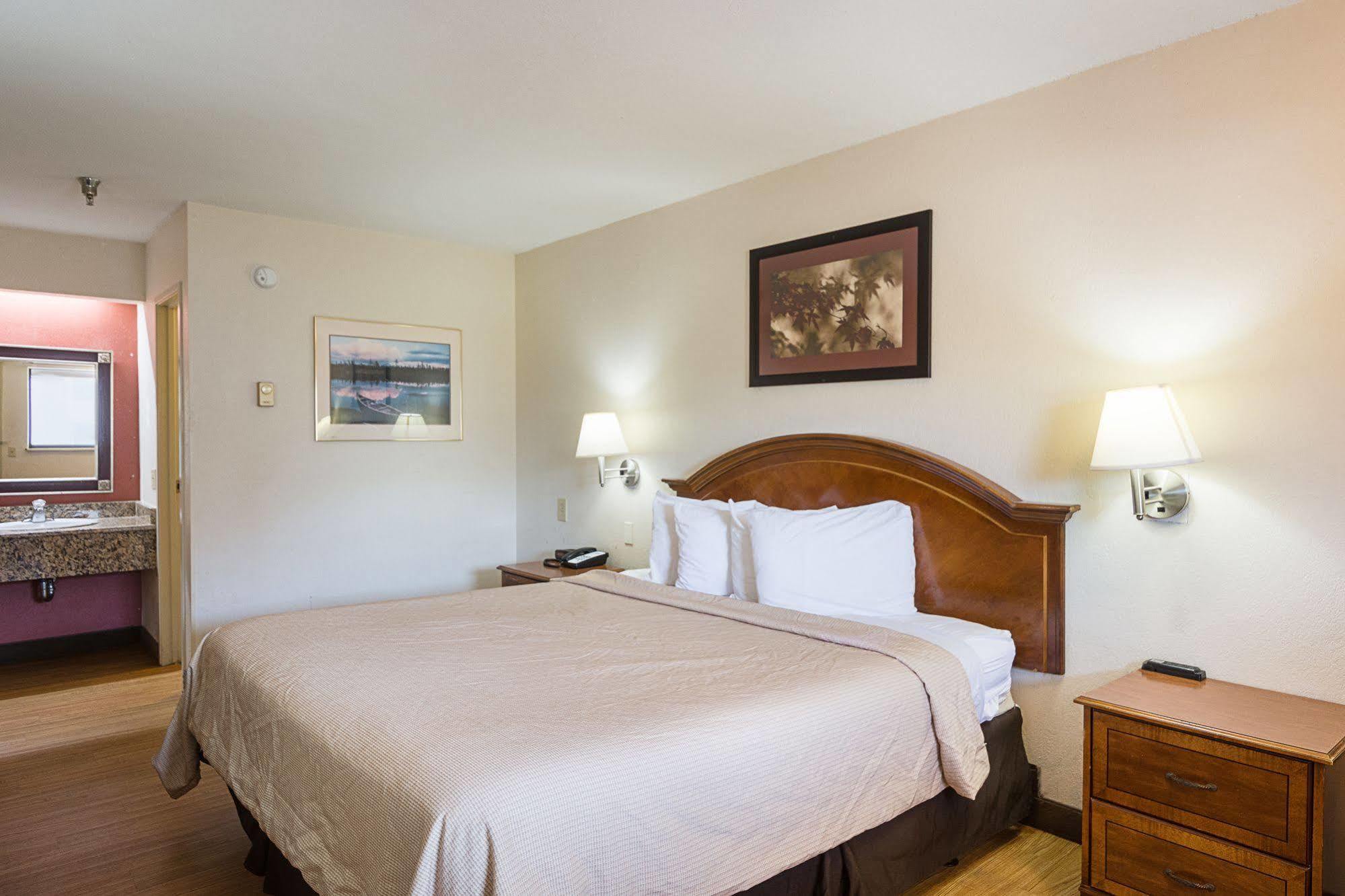 Bay Inn On Busch Tampa Ngoại thất bức ảnh