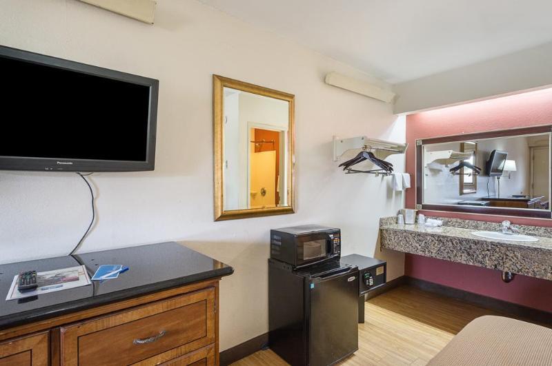 Bay Inn On Busch Tampa Ngoại thất bức ảnh